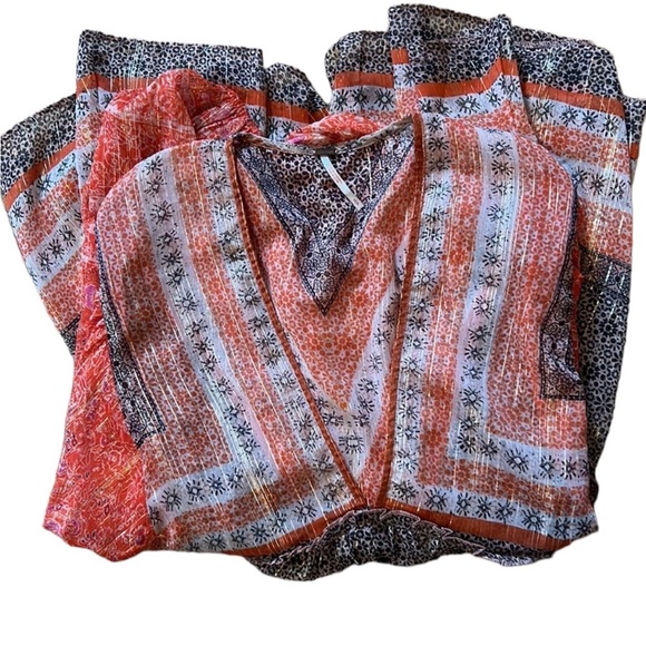 Free People VNeck Long Balloon Sleeve Blouse Printed metallic gold detail Small - Picture 6 of 9